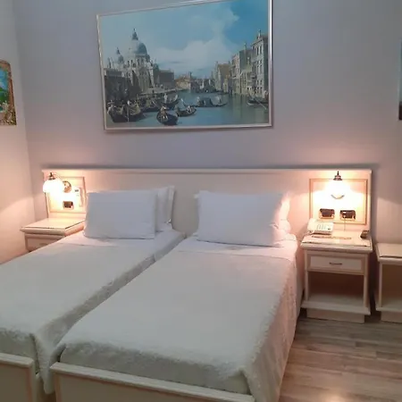 Guri Hotel 3*