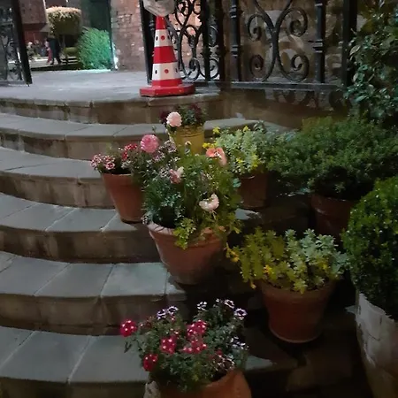Guri Hotel
