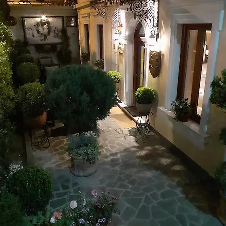 Hotel Guri 3*